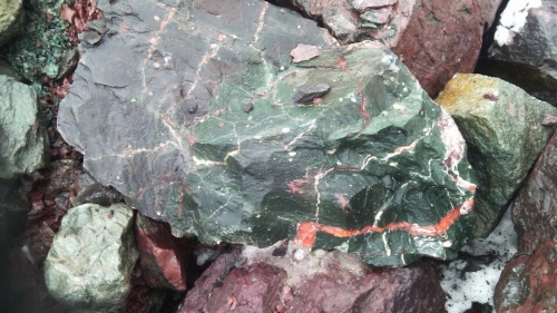 Гигантские зелёные валуны для ландшафтного дизайна весом более 5 тонн купить в Республике Калмыкия