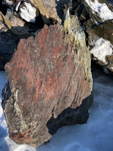 Ландшафтные глыбы красно-фиолетовые 200-1000 килограмм купить в Республике Калмыкия