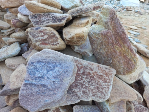 Златолит жёлтый, жёлто-зелёный глыбки и валуны для ланшафтного дизайна купить в Республике Калмыкия