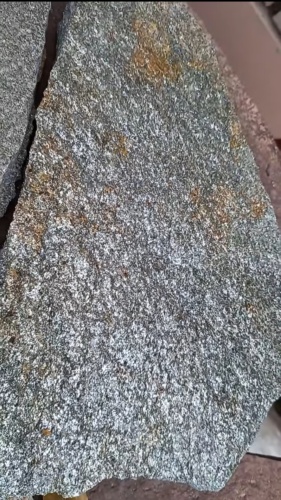 Плитняк златолит серебристый для цоколя, отмостки купить в Республике Калмыкия