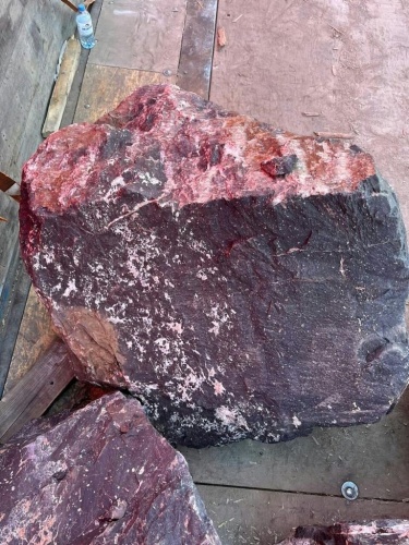 Камни для ландшафтного дизайна красно-фиолетовые 10-60 килограмм купить в Республике Калмыкия