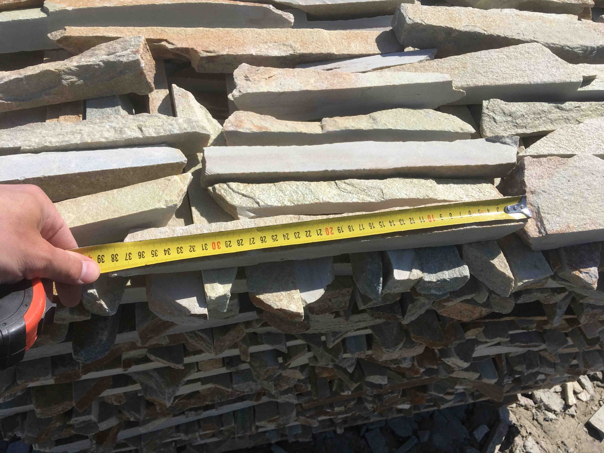 Горбушка златолит золотистый для облицовки купить в Республике Калмыкия