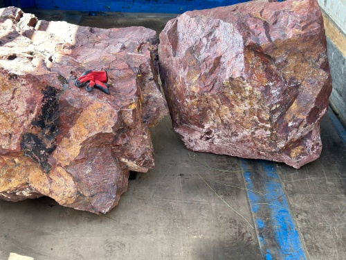 Ландшафтные глыбы красно-фиолетовые 200-1000 килограмм купить в Республике Калмыкия