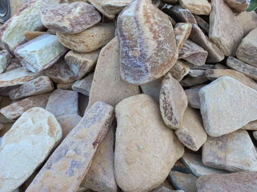 Златолит жёлтый, жёлто-зелёный глыбки и валуны для ланшафтного дизайна купить в Республике Калмыкия