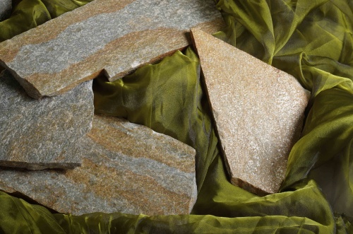 Плитняк златолит Уральский для цоколя, отмостки купить в Республике Калмыкия