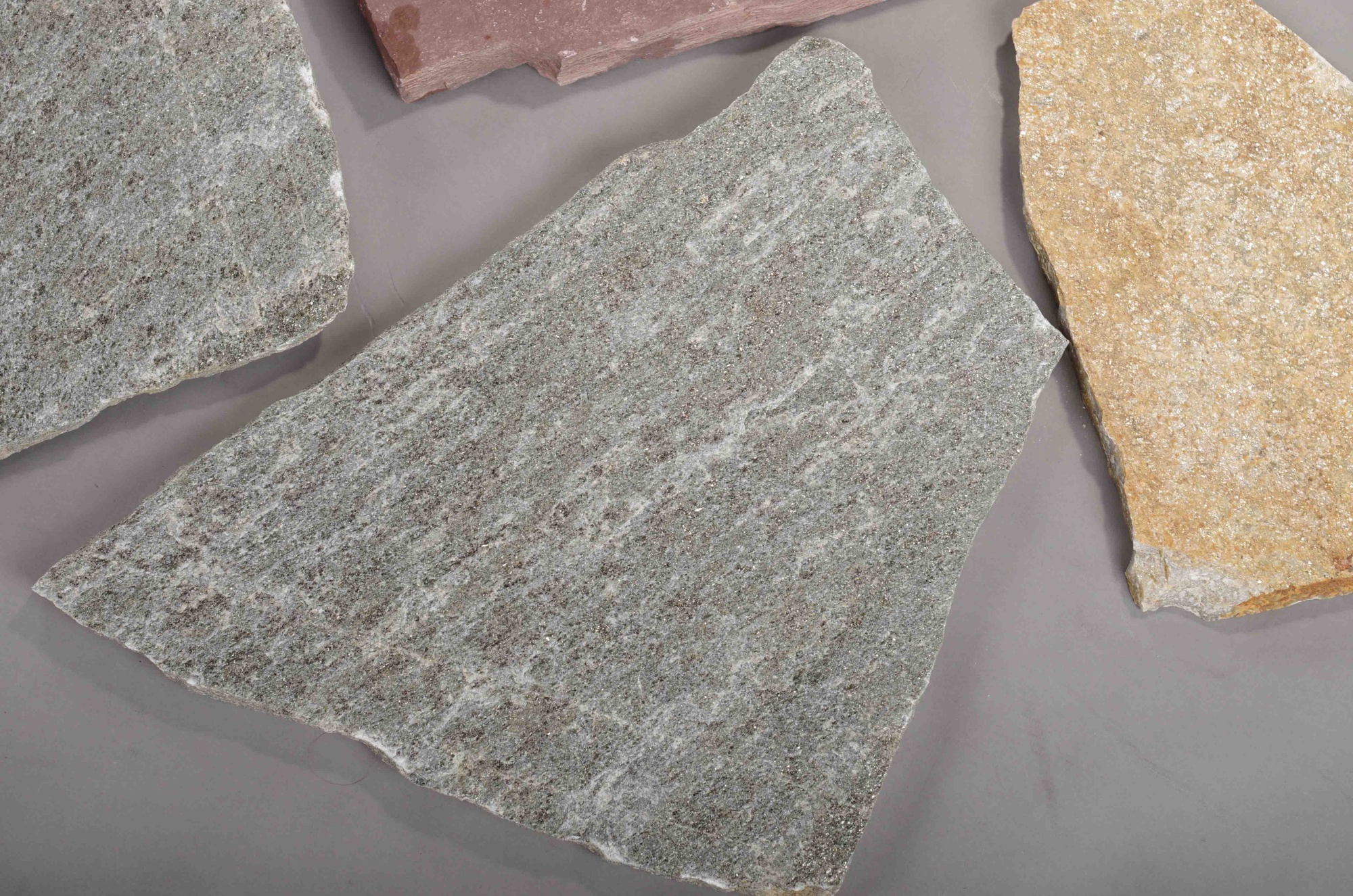 Плитняк златолит Уральский  для фасада купить в Республике Калмыкия