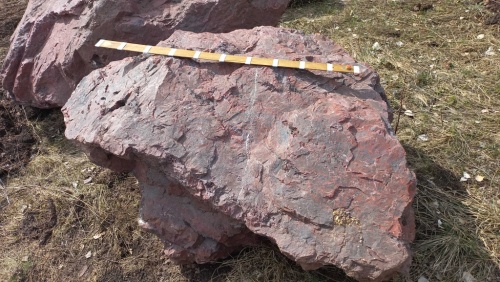 Яшма красная валуны и глыбы для ландшафтного дизайна